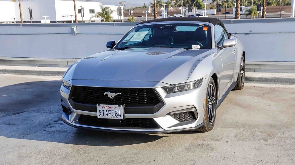 Used 2025 Ford Mustang Premium RWD image 4