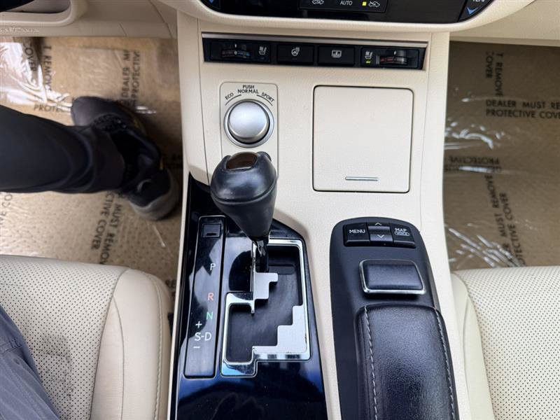 Used 2013 Lexus ES 350 w/ Luxury Pkg FWD image 34
