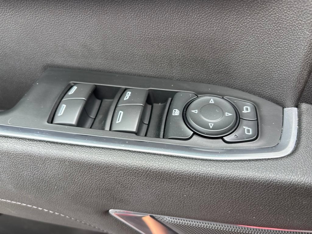 Used 2023 Chevrolet Silverado 1500 LT AWD/4WD image 16