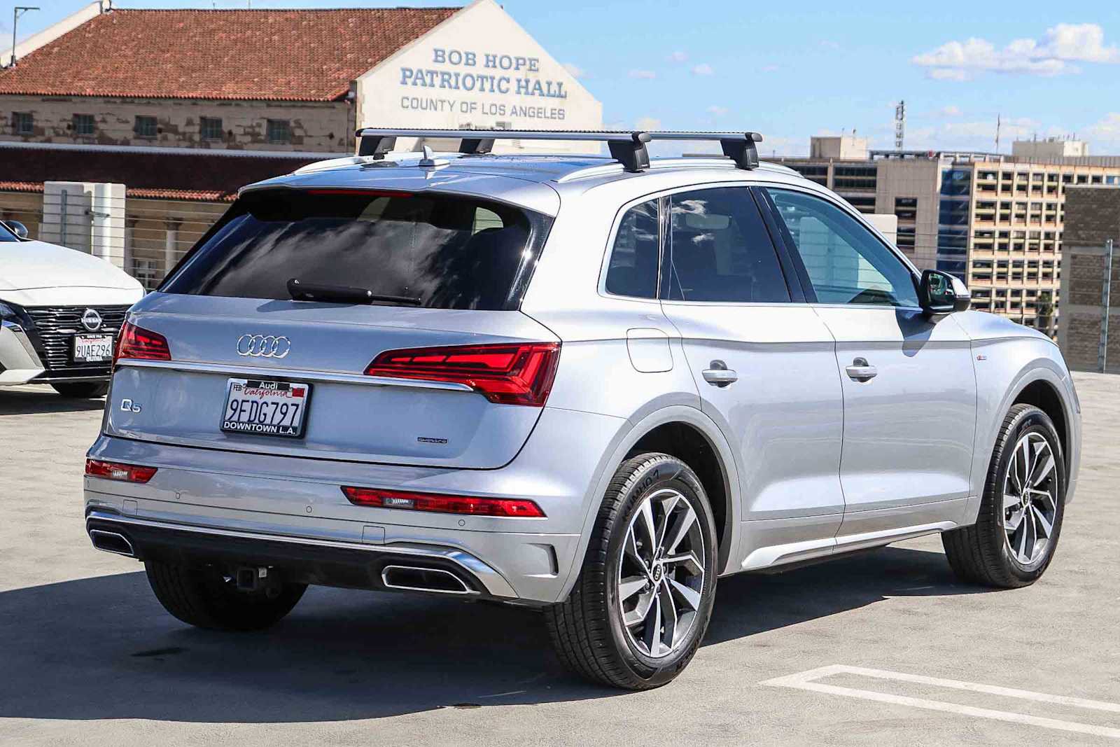 Used 2023 Audi Q5 2.0T Premium w/ Convenience Package image 4