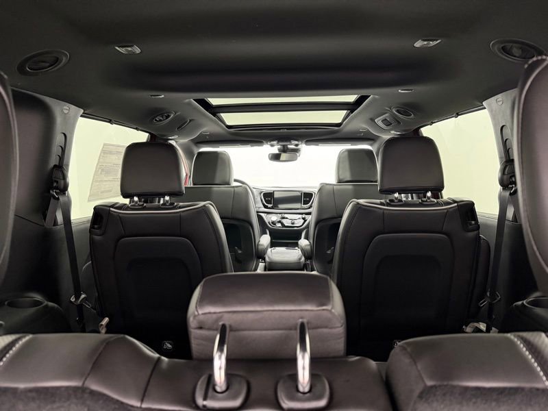 New 2026 Chrysler Pacifica Limited image 10