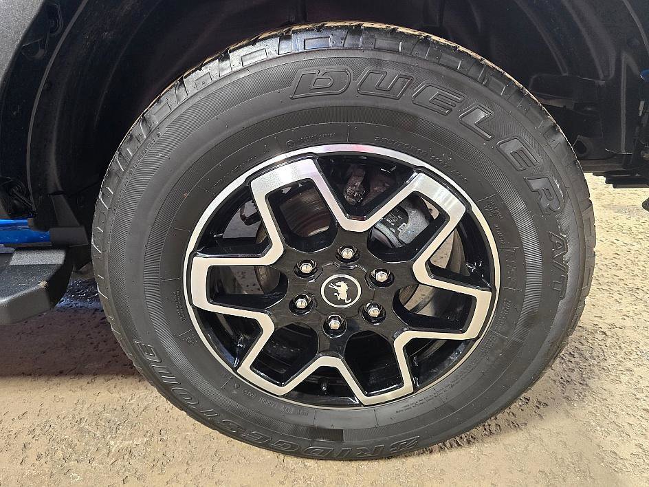 Used 2023 Ford Bronco Outer Banks image 41