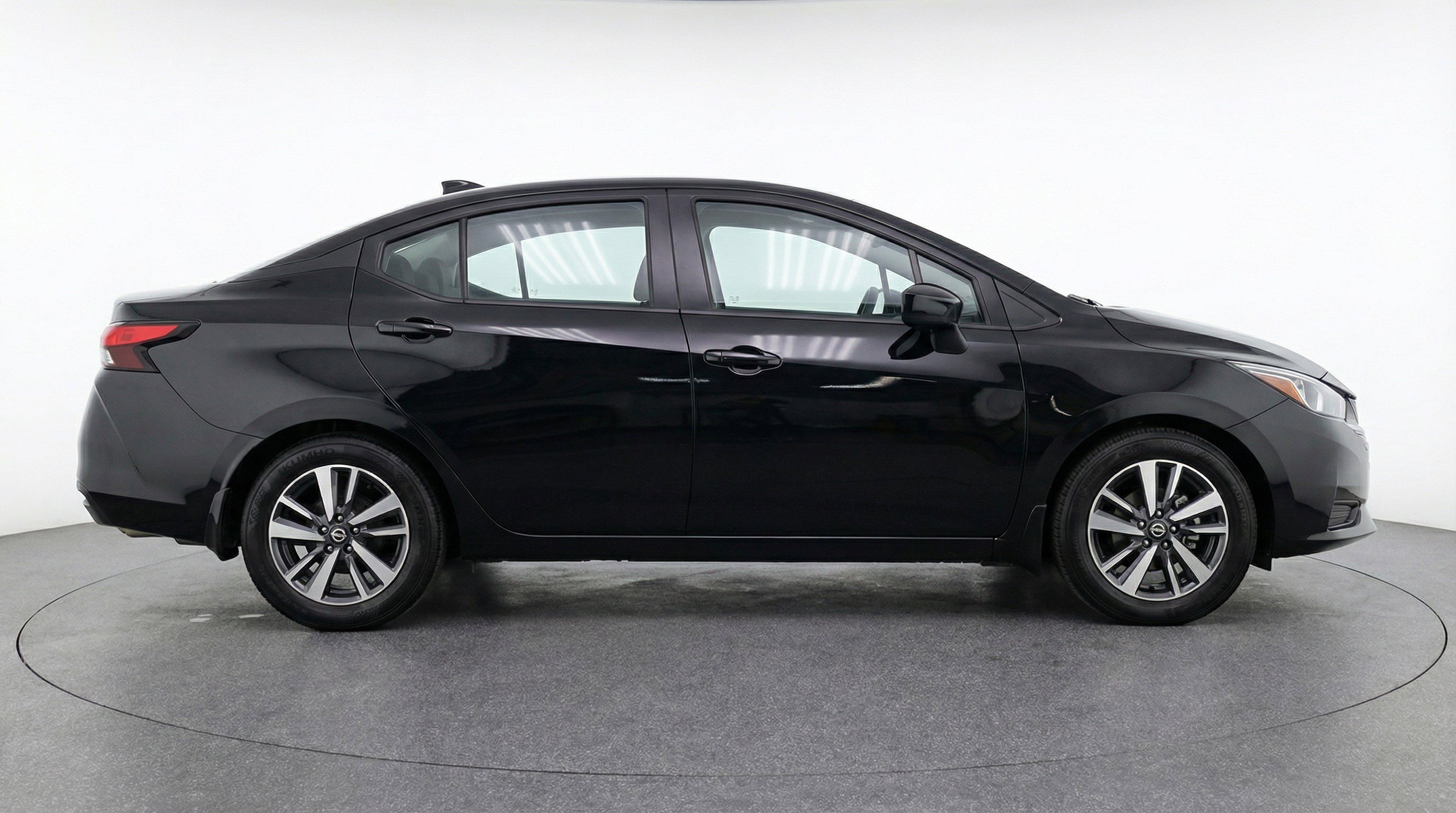 Used 2025 Nissan Versa SV image 11