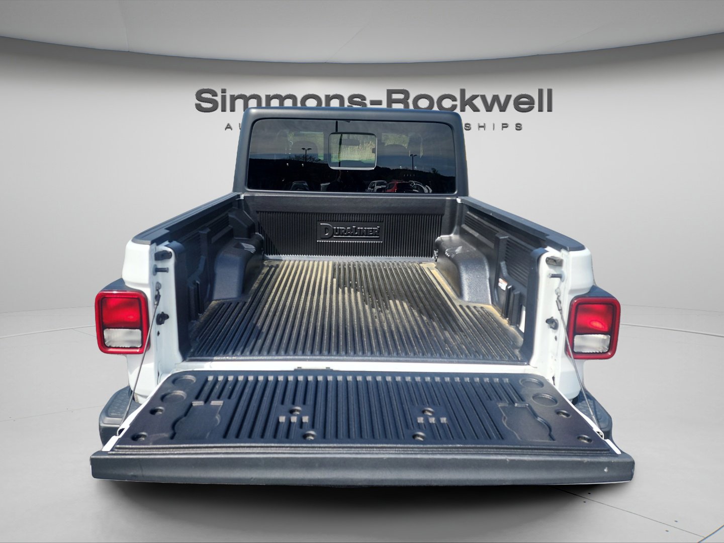 Used 2023 Jeep Gladiator Sport image 10