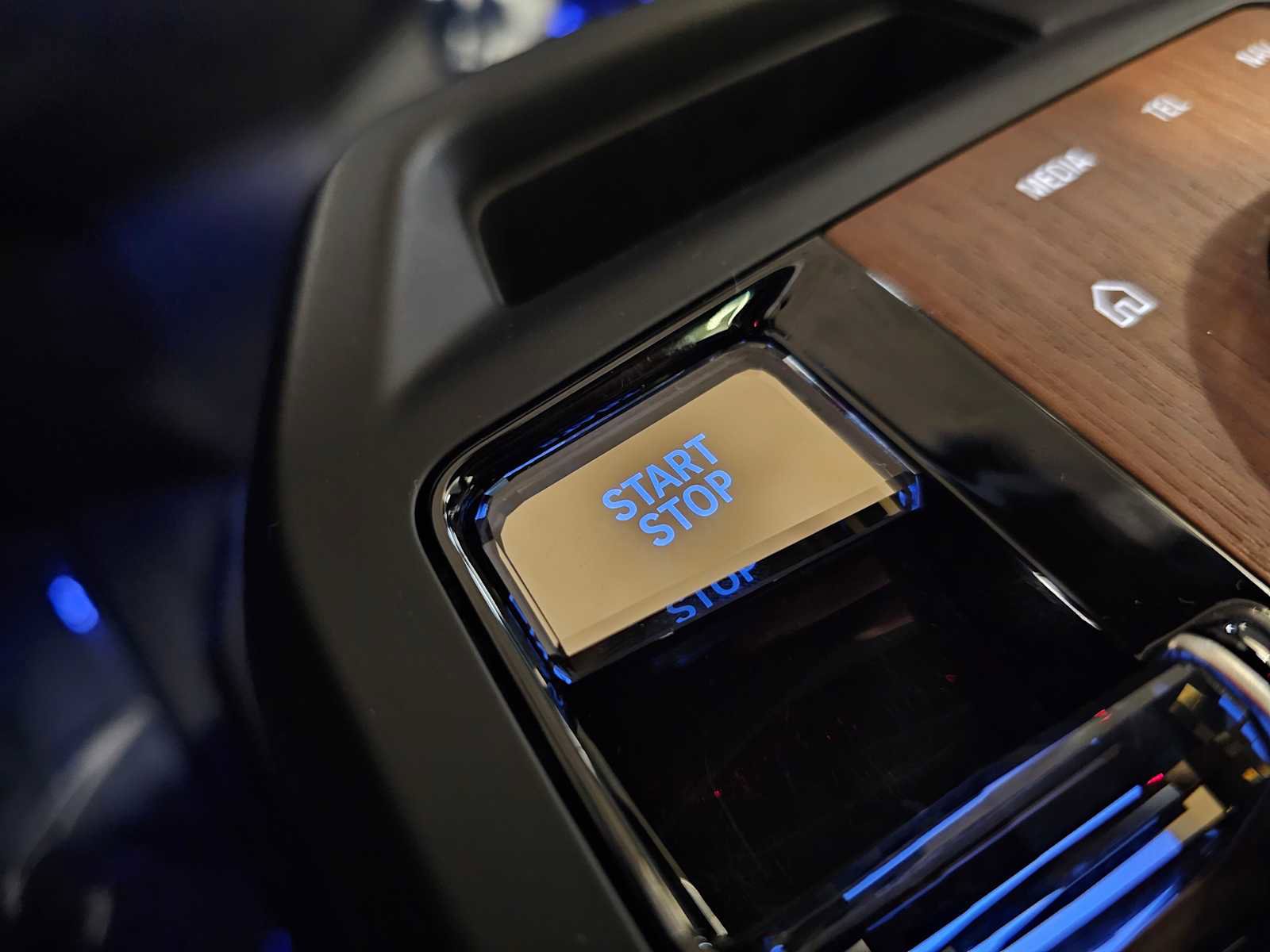 Used 2023 BMW iX xDrive50 w/ Premium Package image 27