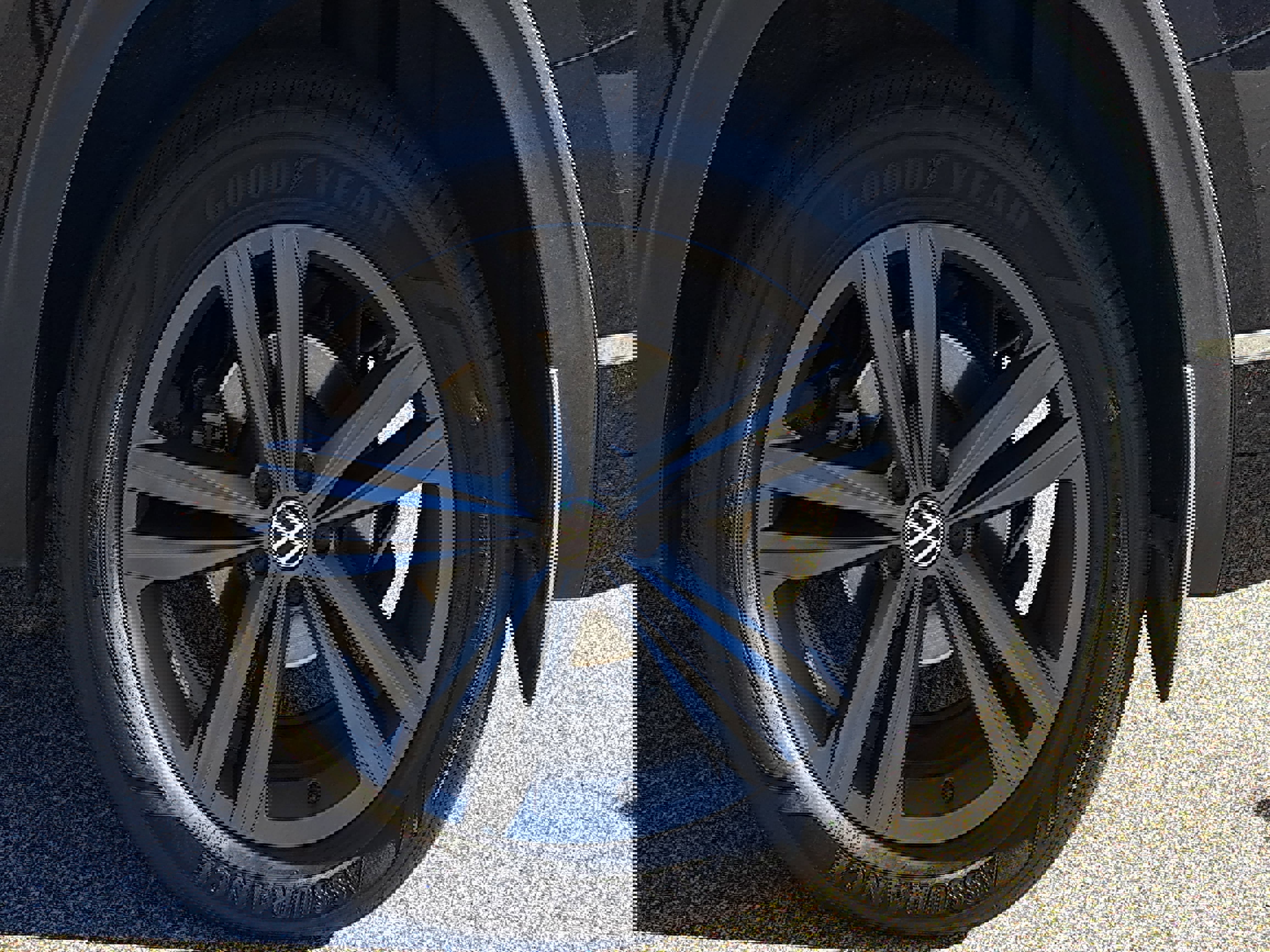 Used 2022 Volkswagen Atlas SEL R-Line image 33