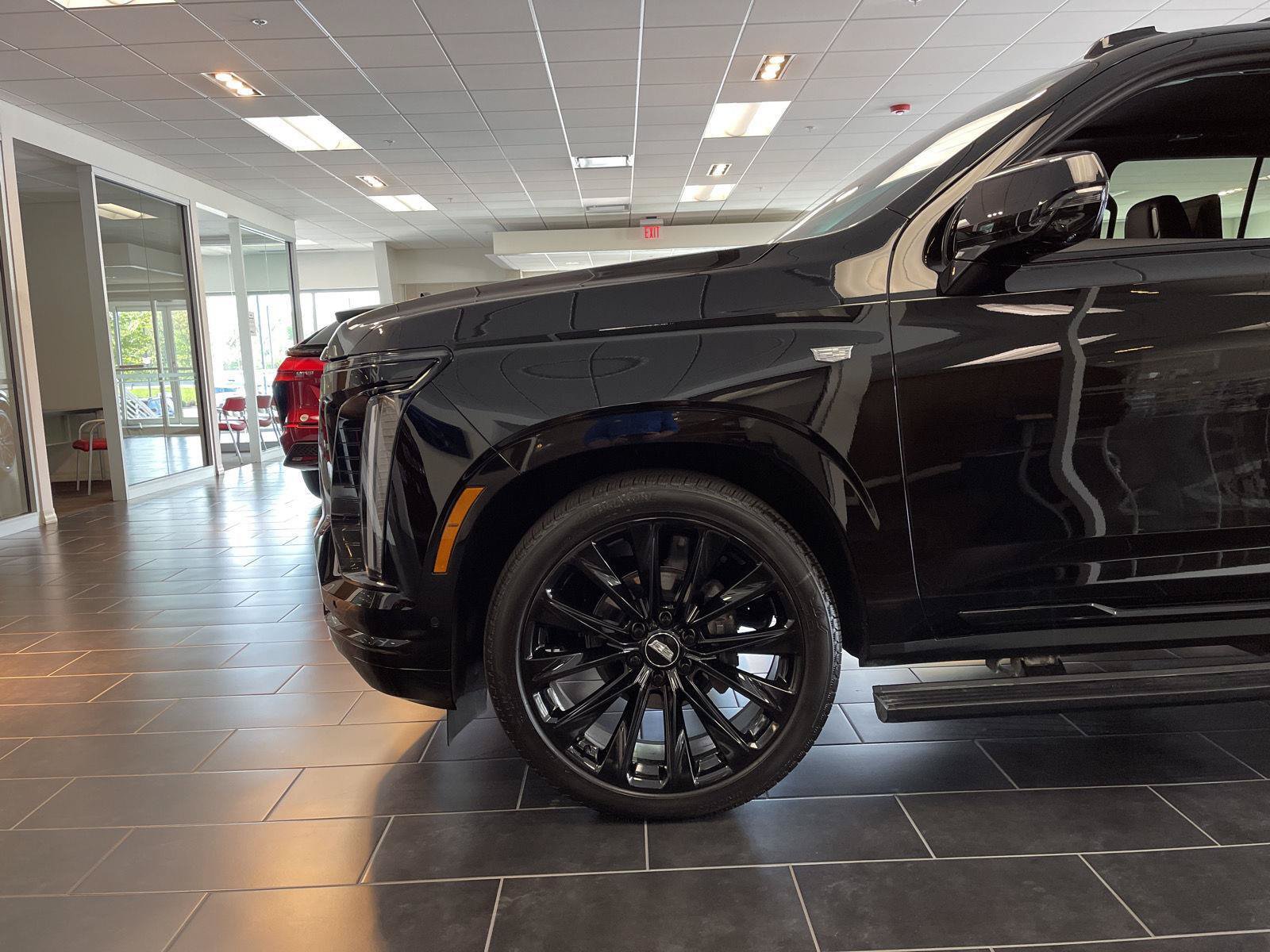 Certified 2026 Cadillac Escalade Platinum Sport w/ LPO, ONYX Package AWD/4WD image 9