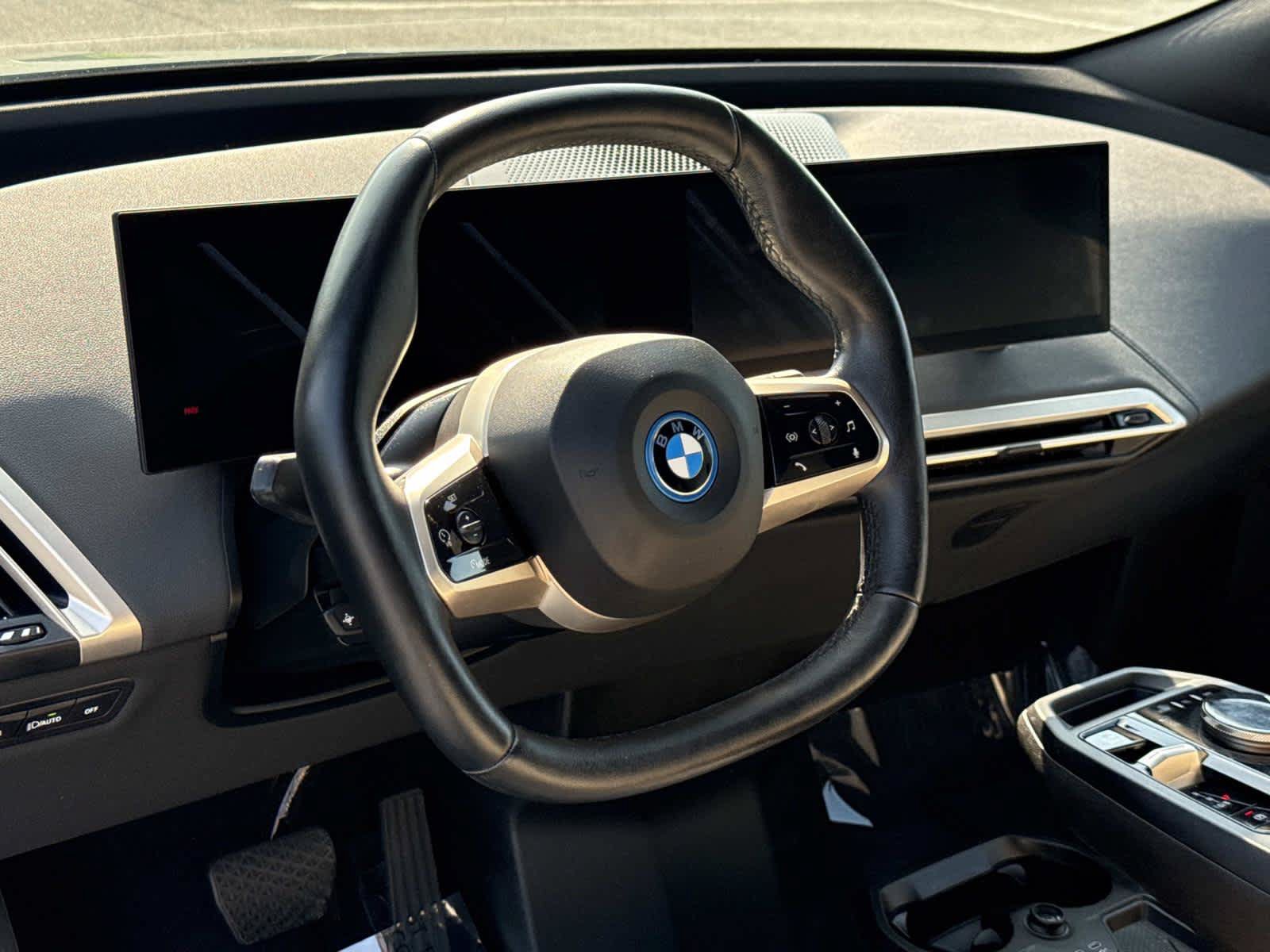 Used 2024 BMW iX xDrive50 w/ Sport Package AWD/4WD image 2