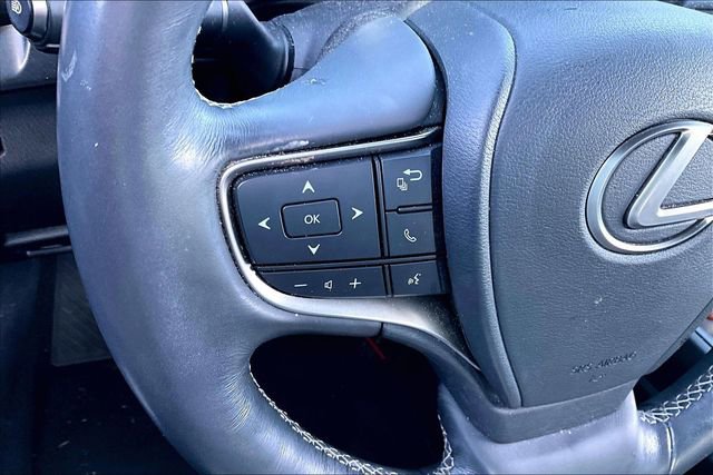 Used 2020 Lexus UX 200 w/ Premium Package image 18