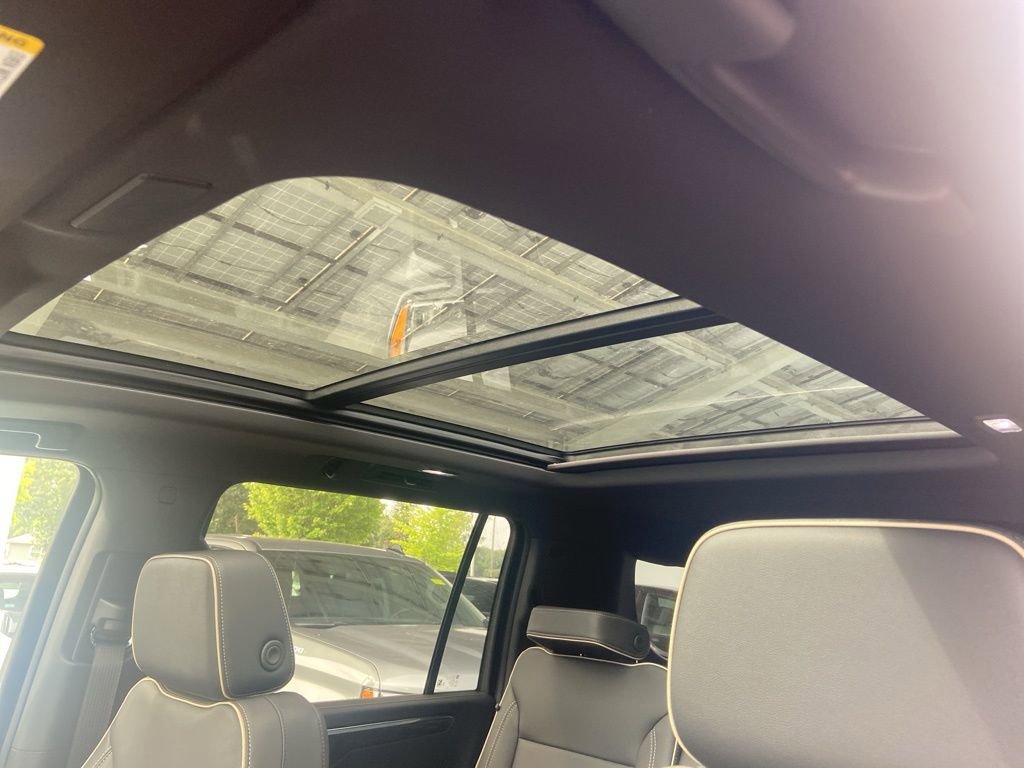 New 2025 Chevrolet Suburban Premier w/ Sun And Tow Package image 13