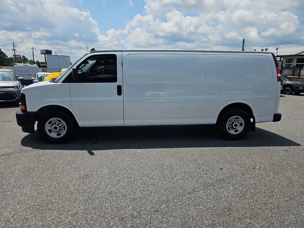 Used 2017 Chevrolet Express 3500 Extended RWD image 11