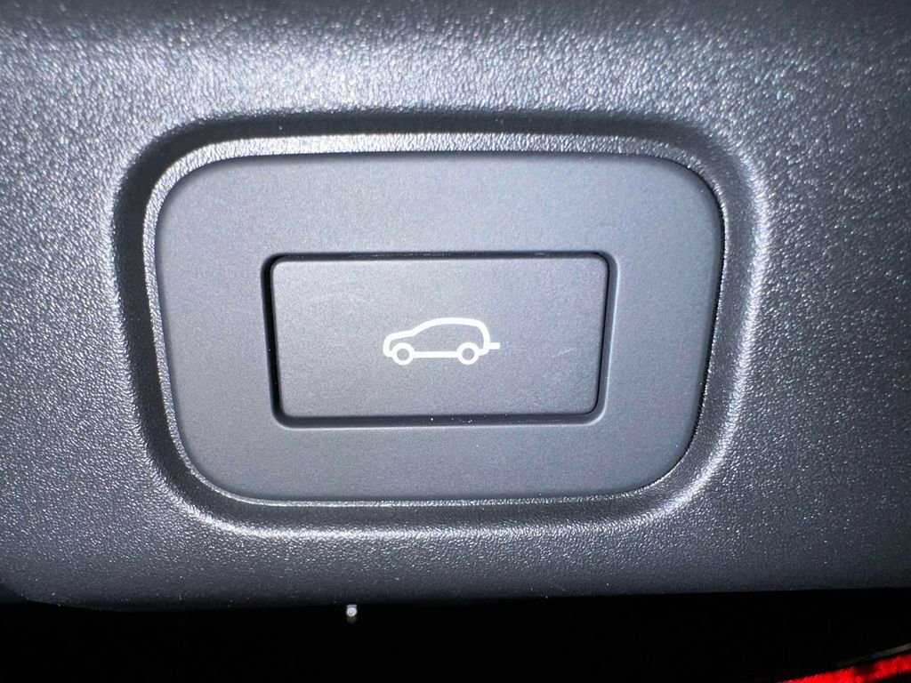 Used 2025 Land Rover Range Rover SE AWD/4WD image 15