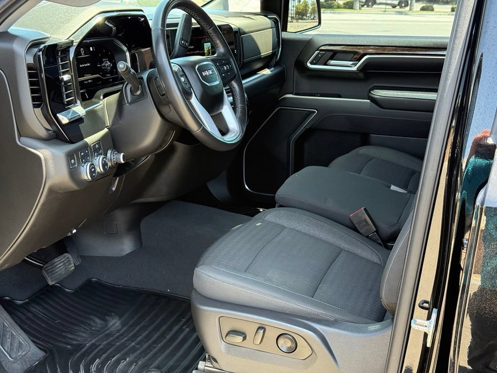 Used 2022 GMC Sierra 1500 SLE w/ X31 Off-Road Package AWD/4WD image 6