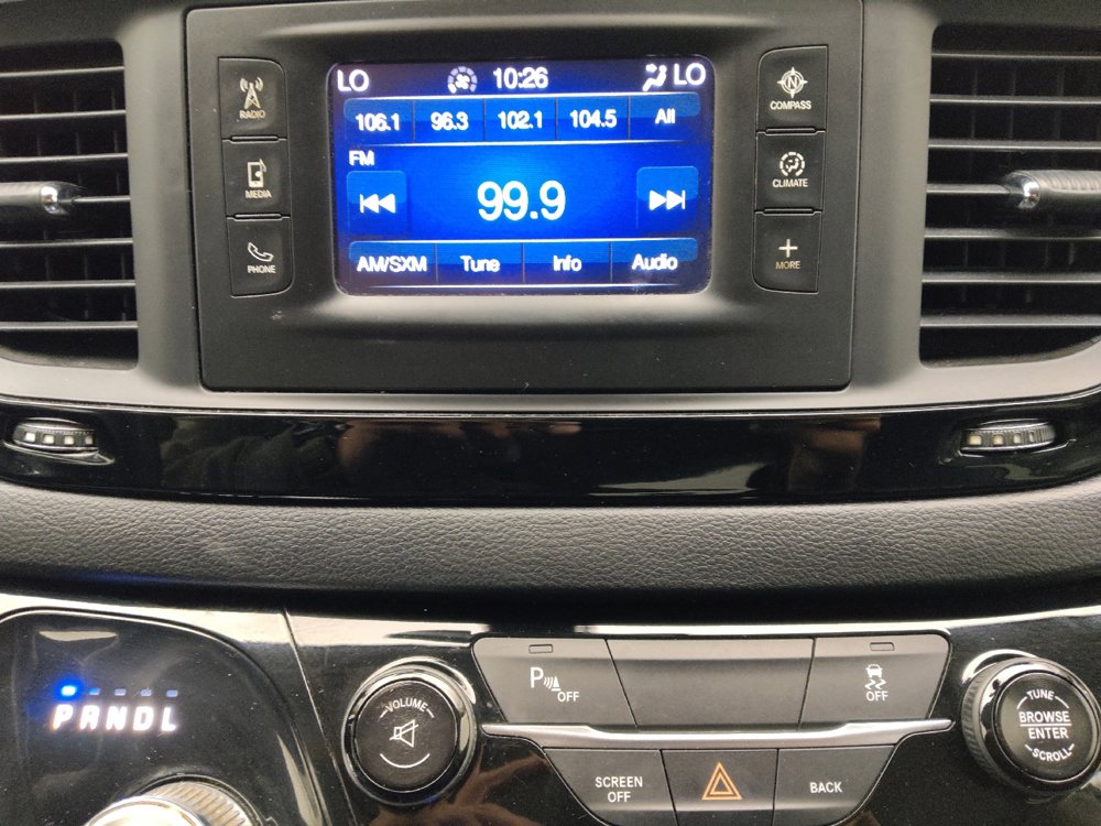 Used 2017 Chrysler Pacifica Touring-L FWD image 25