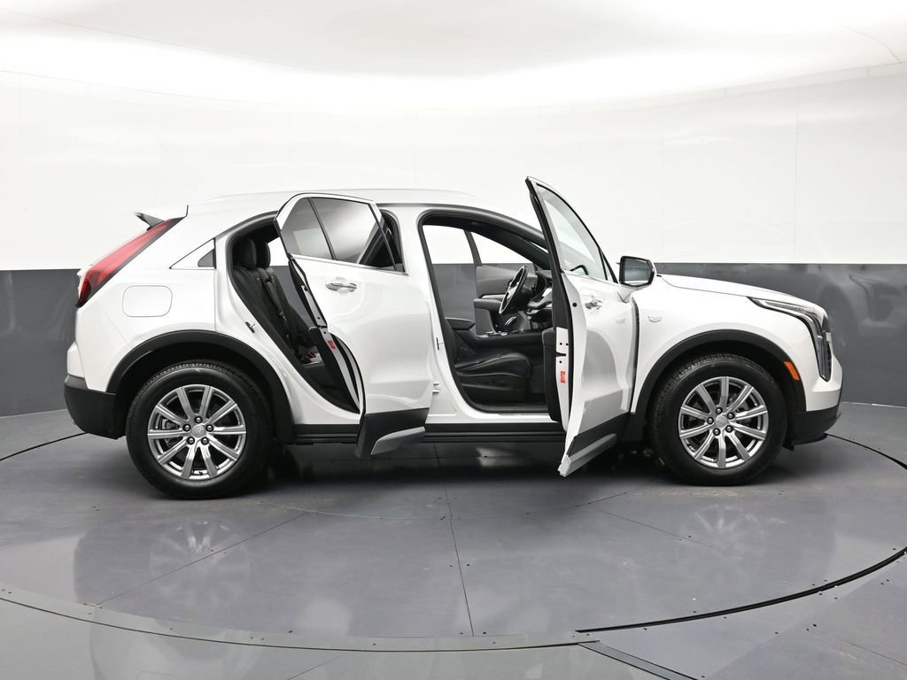 Used 2023 Cadillac XT4 Premium Luxury w/ Cold Weather Package AWD/4WD image 33