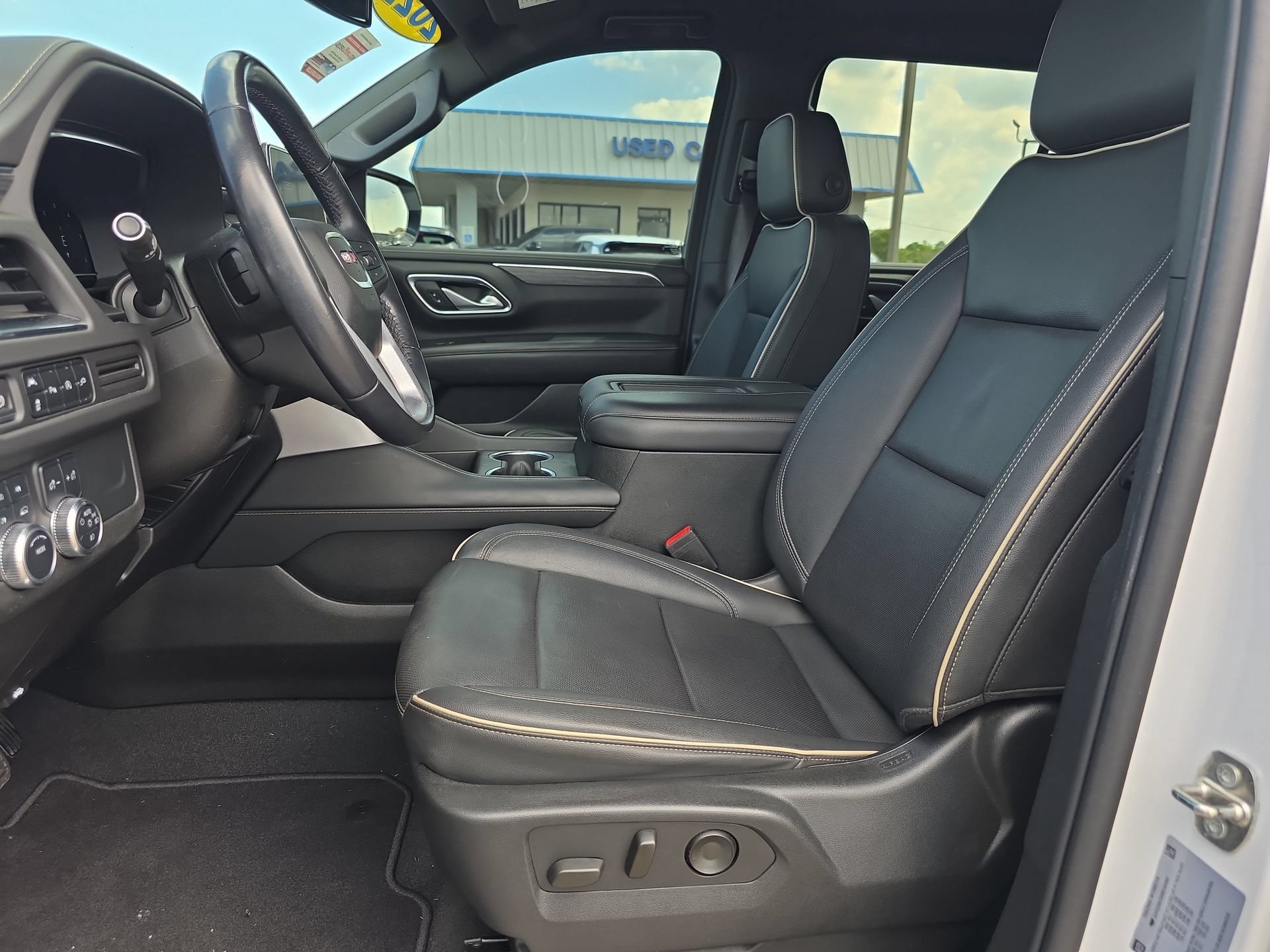 Used 2022 GMC Yukon SLT AWD/4WD image 10