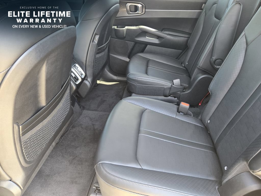 Certified 2025 Kia Sorento EX w/ Panoramic Sunroof Package AWD/4WD image 29