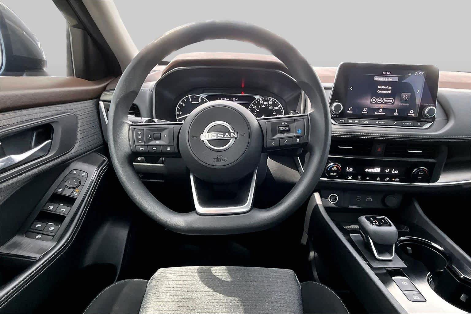 Used 2023 Nissan Rogue SV FWD image 6