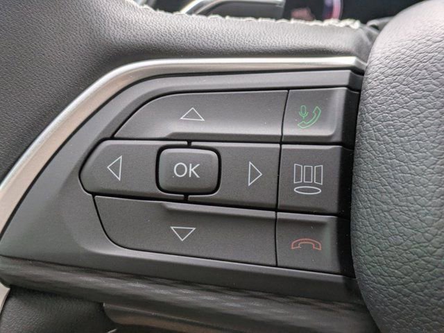 New 2025 Jeep Grand Cherokee L Laredo image 21