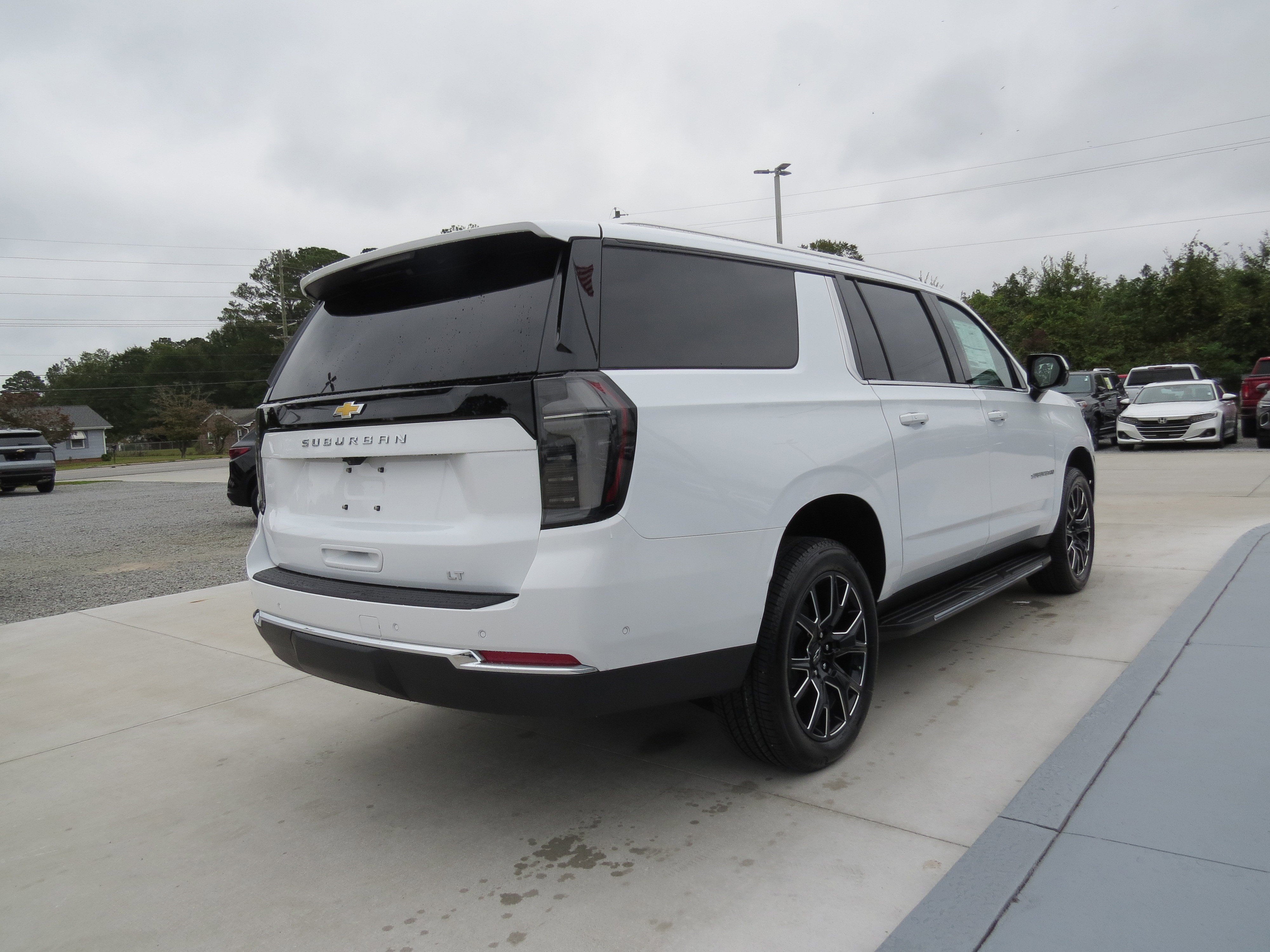 New 2026 Chevrolet Suburban LT w/ Comfort Package image 5