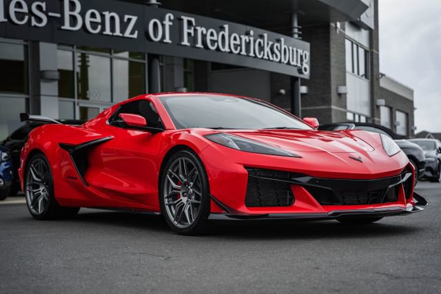 Used 2025 Chevrolet Corvette Z06 image 1