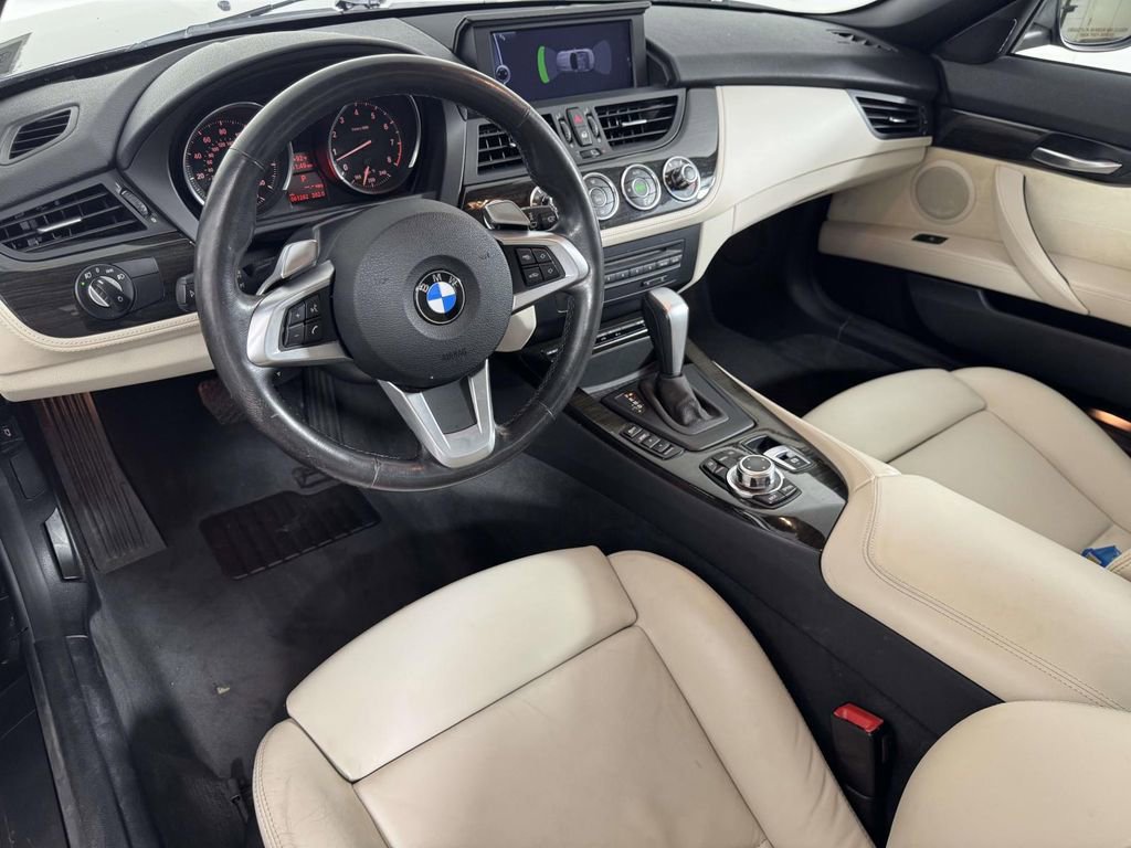 Used 2009 BMW Z4 sDrive30i RWD image 5
