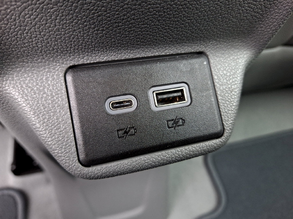 Certified 2023 Chevrolet Bolt EUV Premier FWD image 11