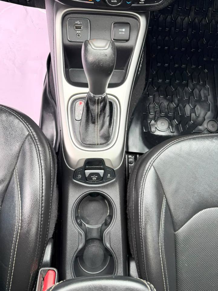 Used 2021 Jeep Compass Latitude w/ Sun and Sound Group FWD image 25
