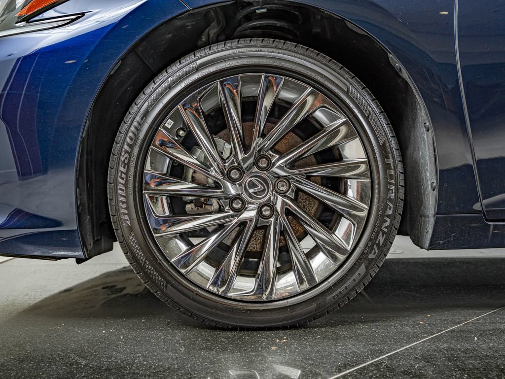 Certified 2025 Lexus ES 300h Ultra Luxury w/ Accessory Package (Z2) FWD image 10
