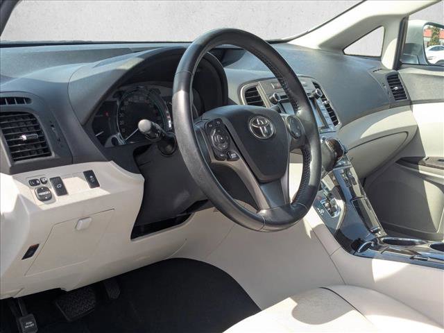 Used 2015 Toyota Venza XLE image 2