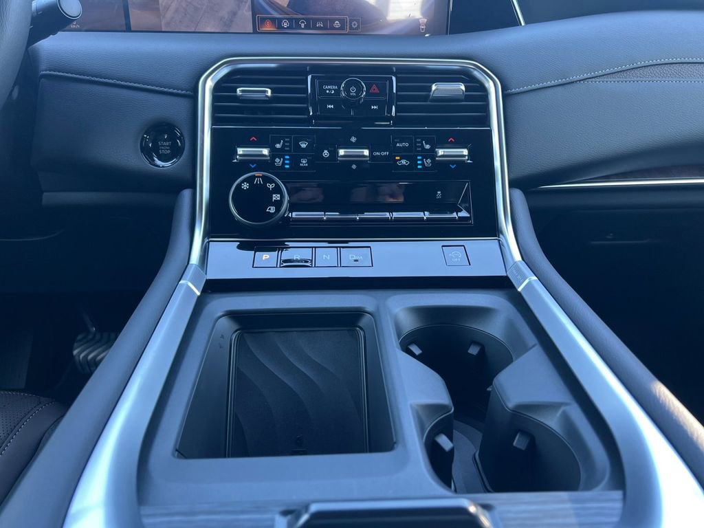 New 2026 Nissan Armada Platinum image 3