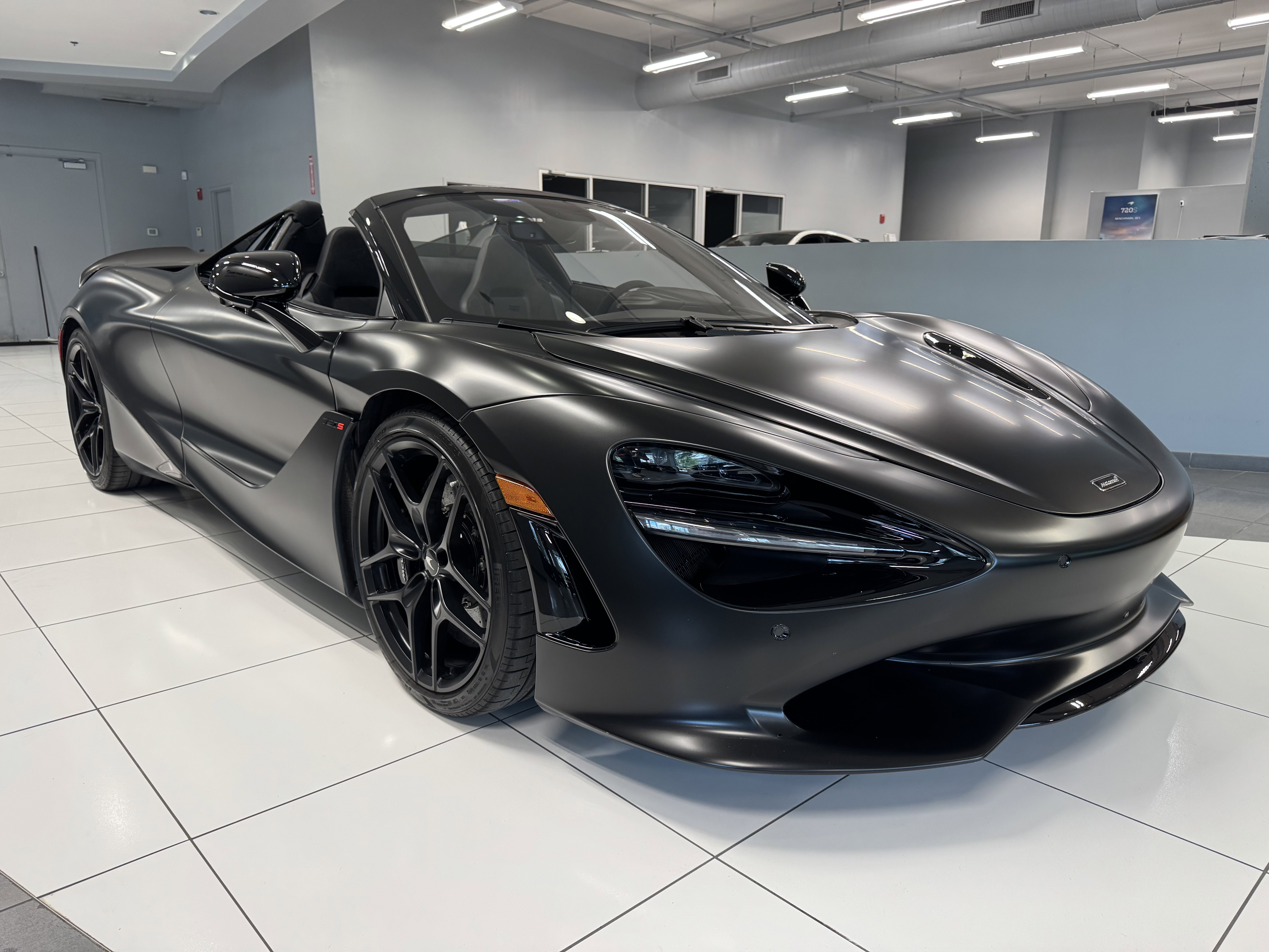 Used 2024 McLaren 750S Spider image 7
