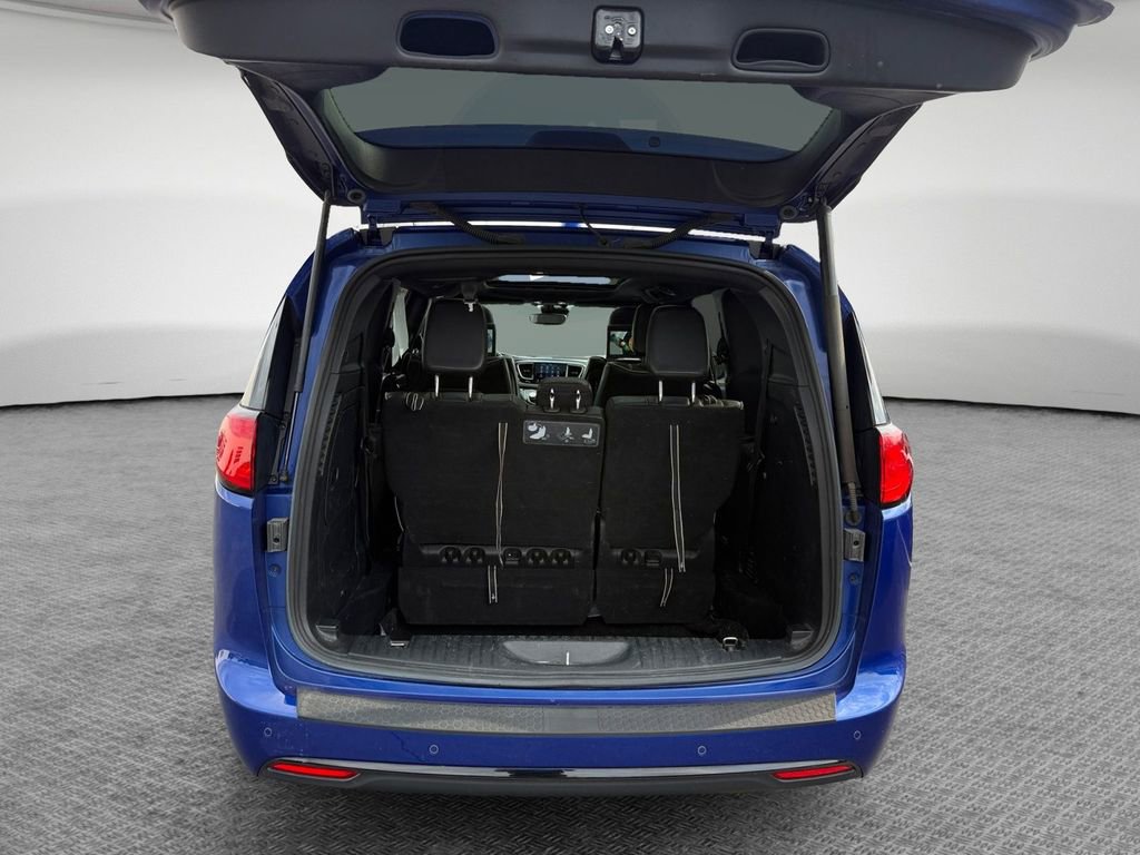 Used 2020 Chrysler Pacifica Limited w/ Advanced Safetytec Group image 30