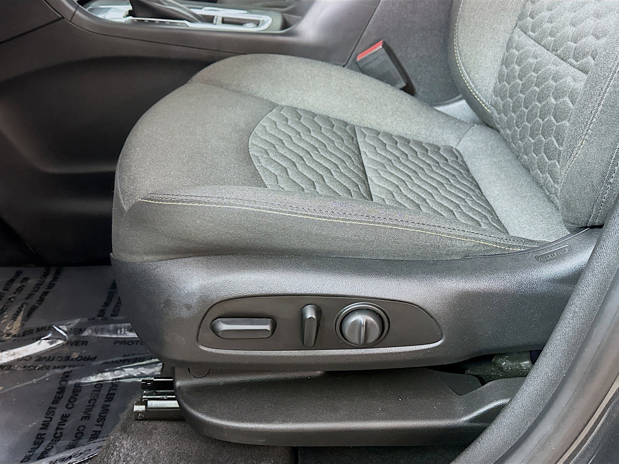 Used 2020 Chevrolet Equinox LT image 18