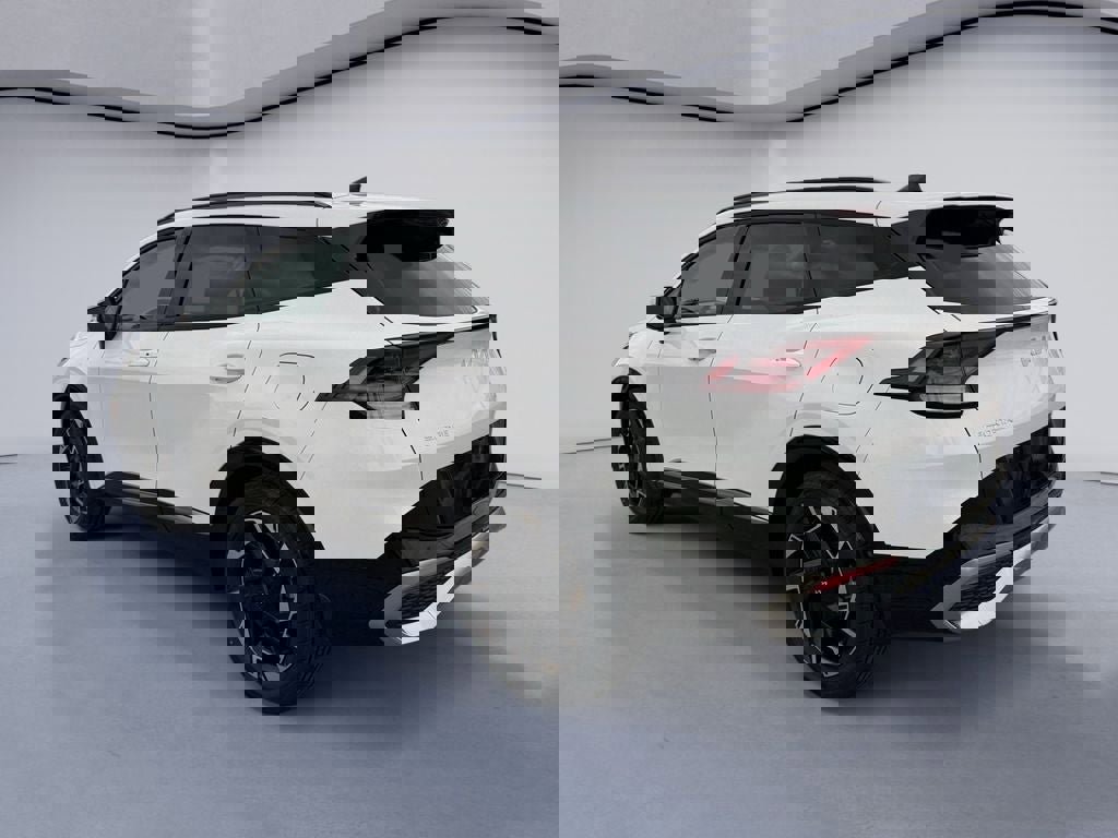 Used 2023 Kia Sportage SX image 3