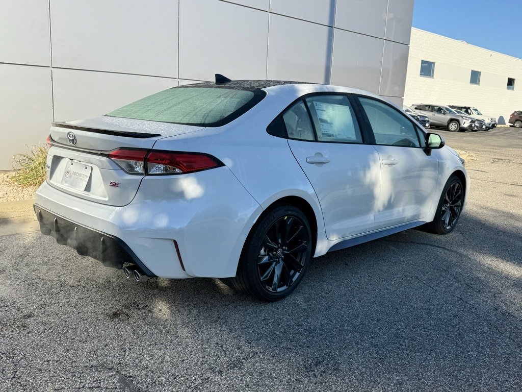 Used 2026 Toyota Corolla SE image 32