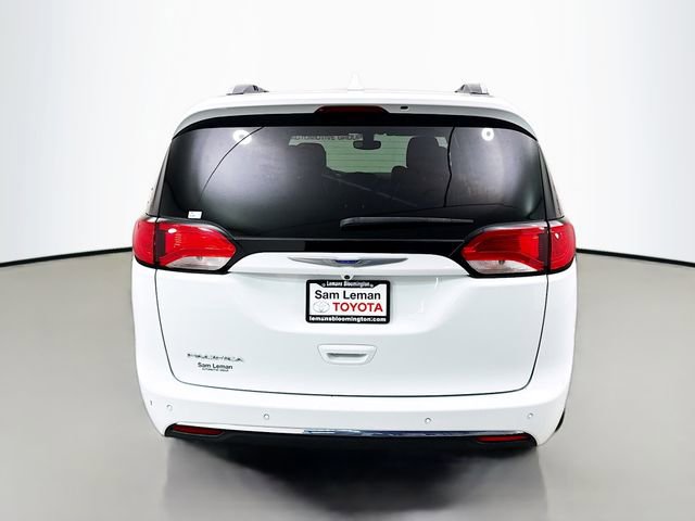 Used 2018 Chrysler Pacifica Touring-L Plus w/ Tire & Wheel Group image 6