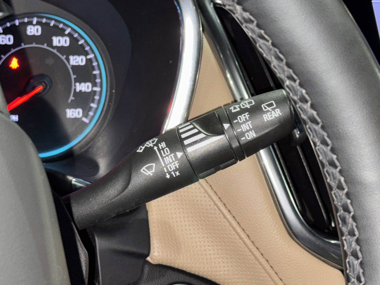 Used 2024 Chevrolet Equinox Premier image 11