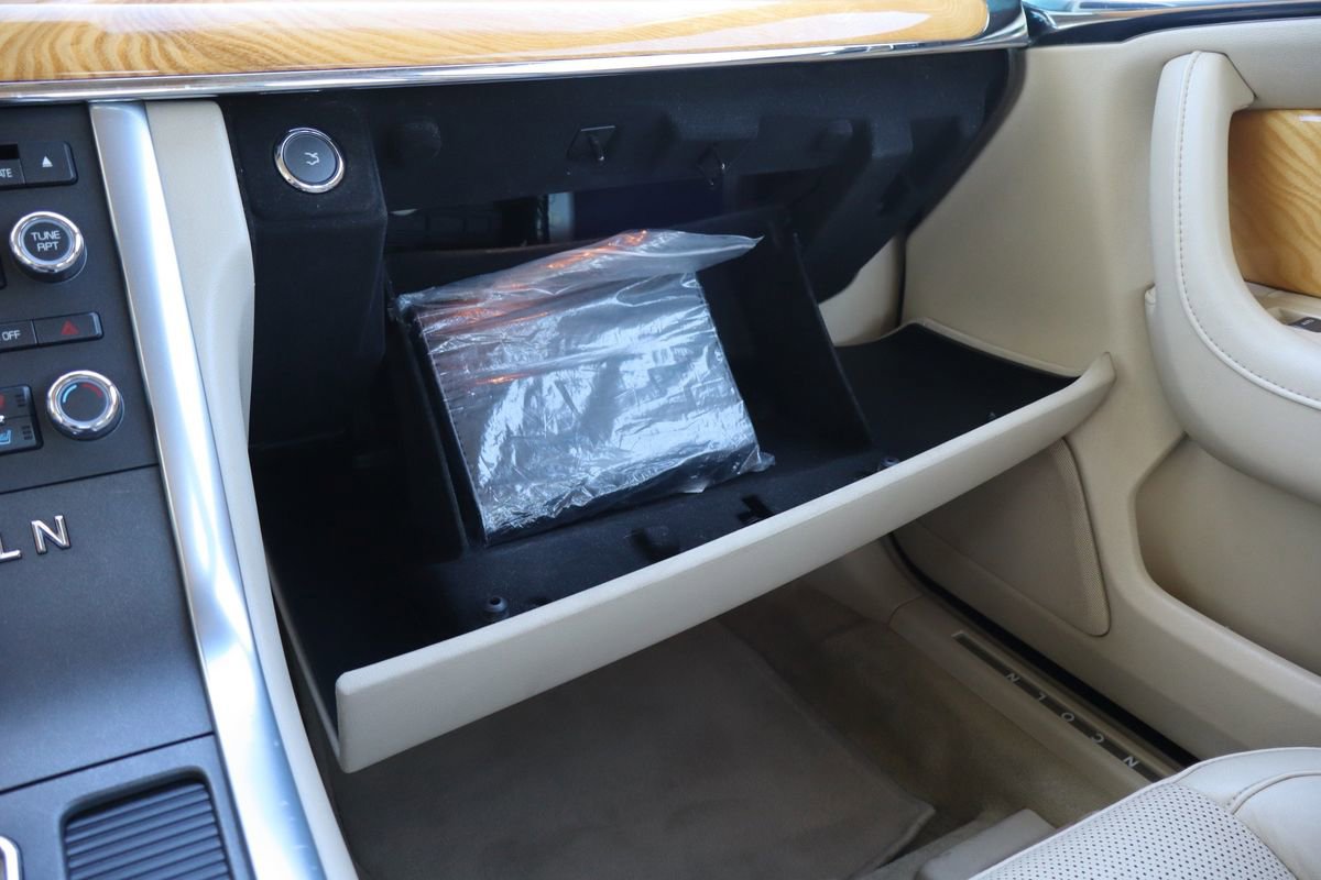 Used 2012 Lincoln MKS AWD image 37