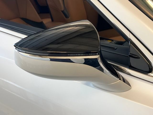 Used 2025 Lexus ES 300h w/ Premium Package FWD image 17