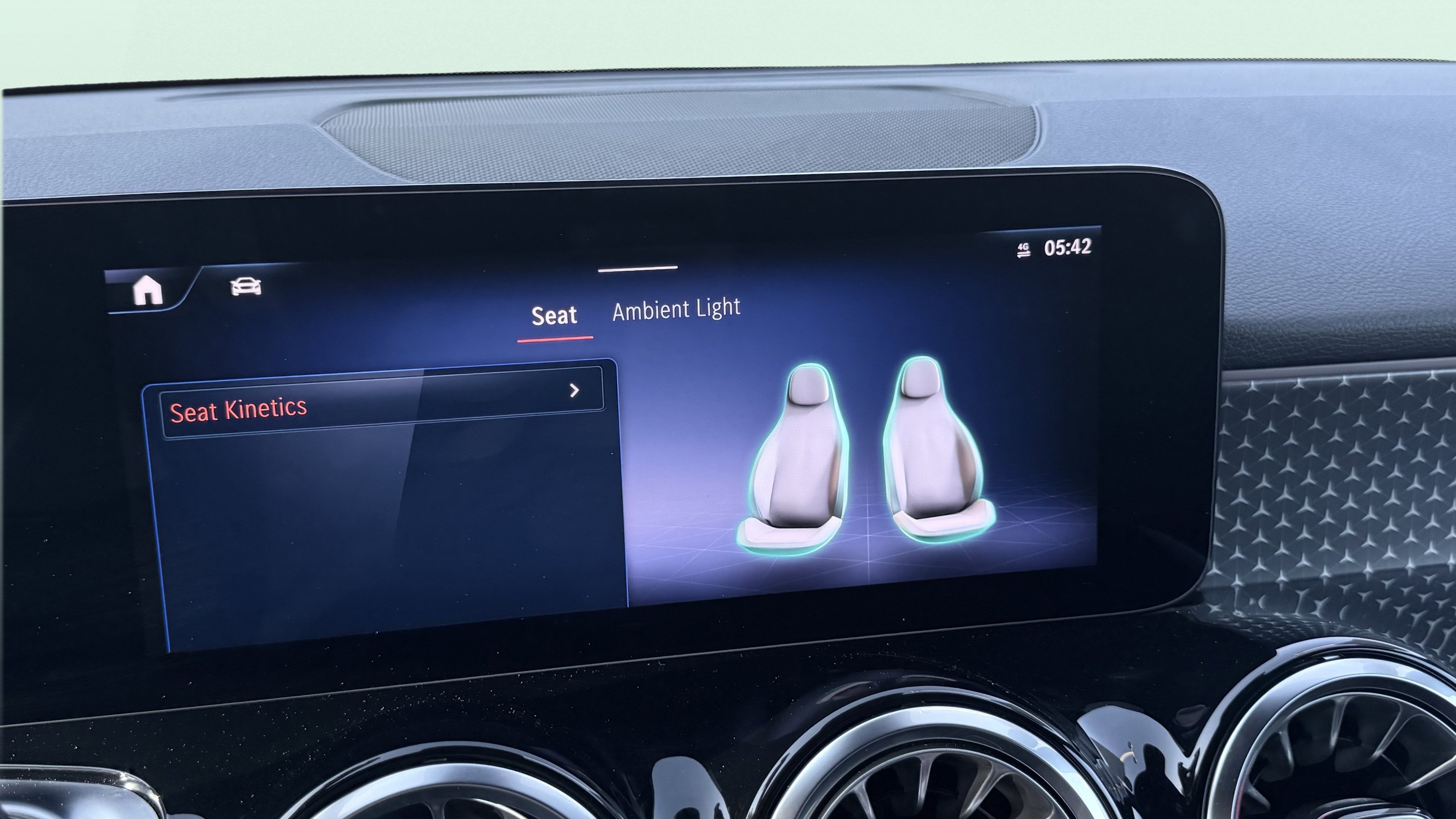 Used 2025 Mercedes-Benz EQB 250+ image 71