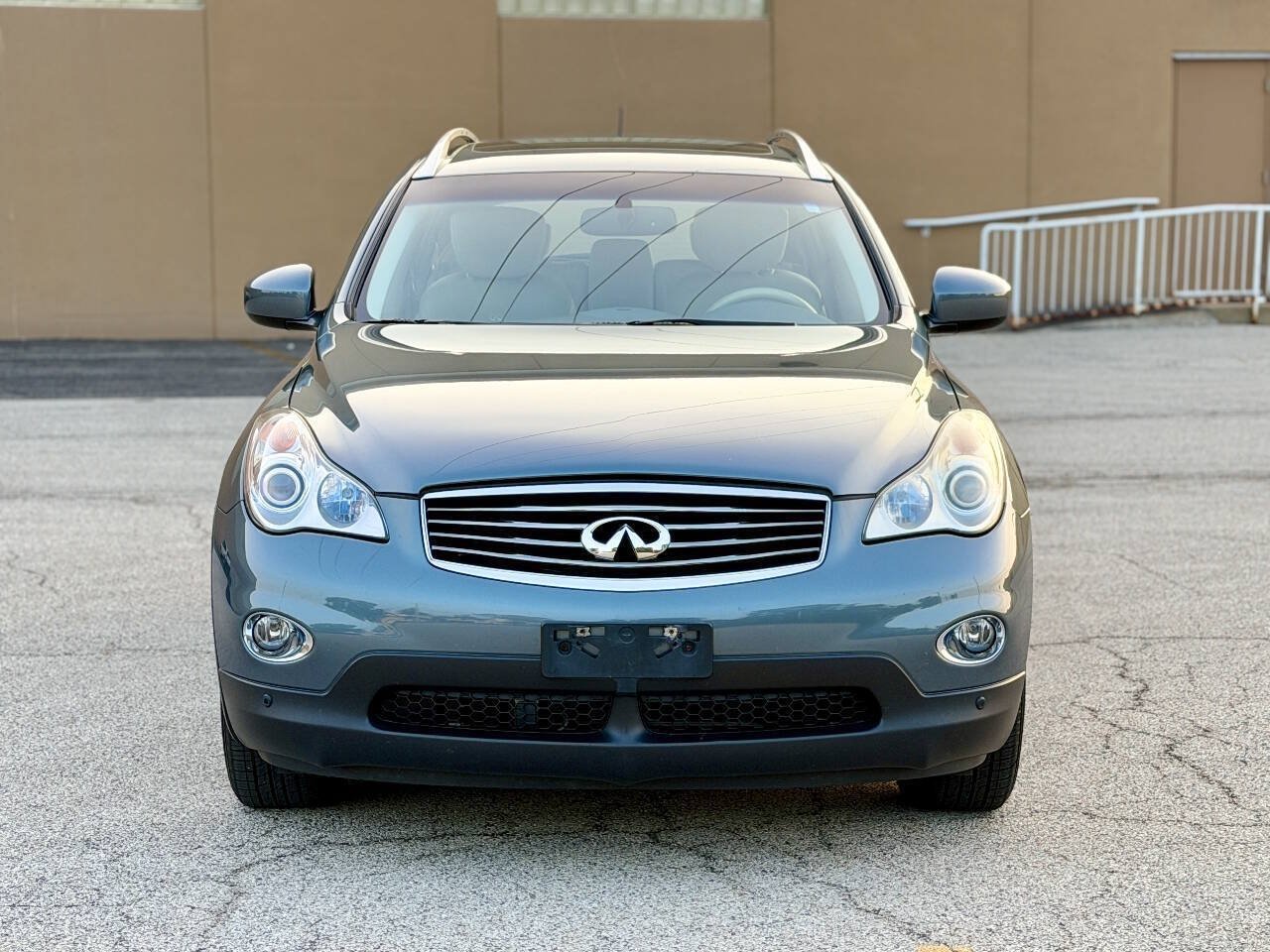 Used 2008 INFINITI EX35 Journey w/ Navigation Pkg AWD/4WD image 2