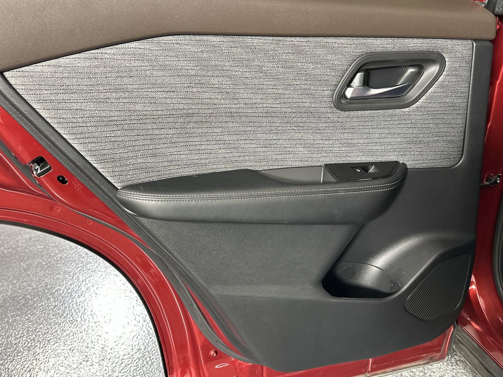 Certified 2023 Nissan Rogue SV image 34