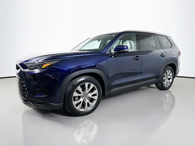 Used 2024 Toyota Grand Highlander AWD image 3
