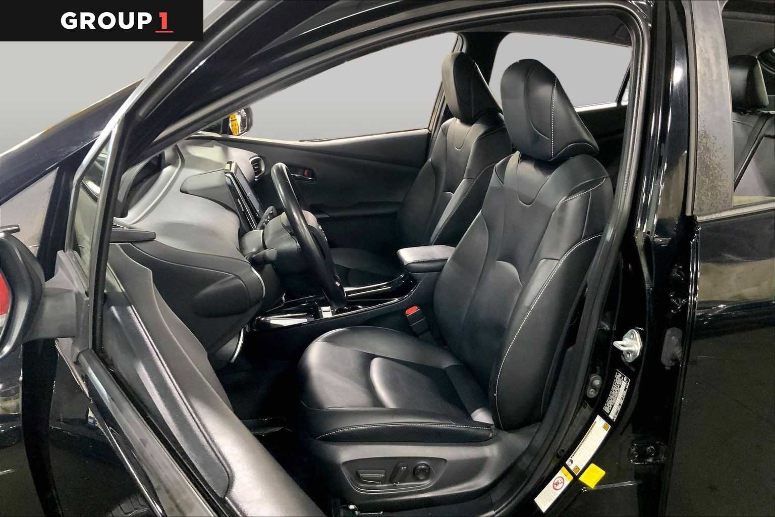 Used 2021 Toyota Prius Prime XLE FWD image 8