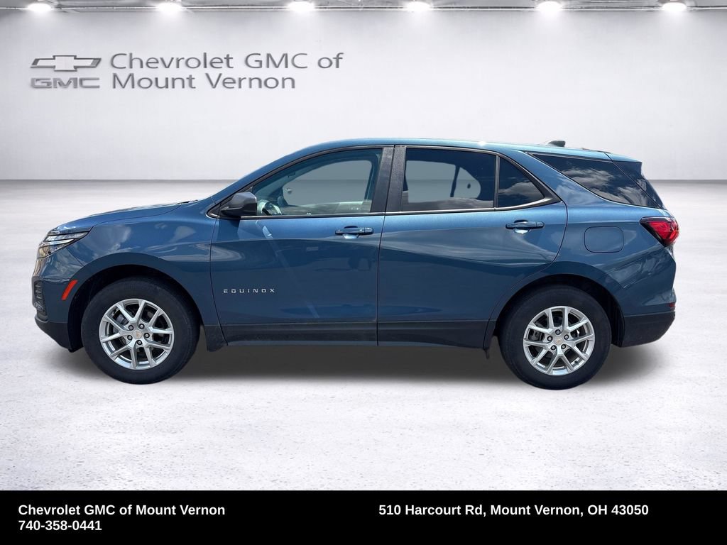 Used 2024 Chevrolet Equinox LS w/ LS Convenience Package AWD/4WD image 2