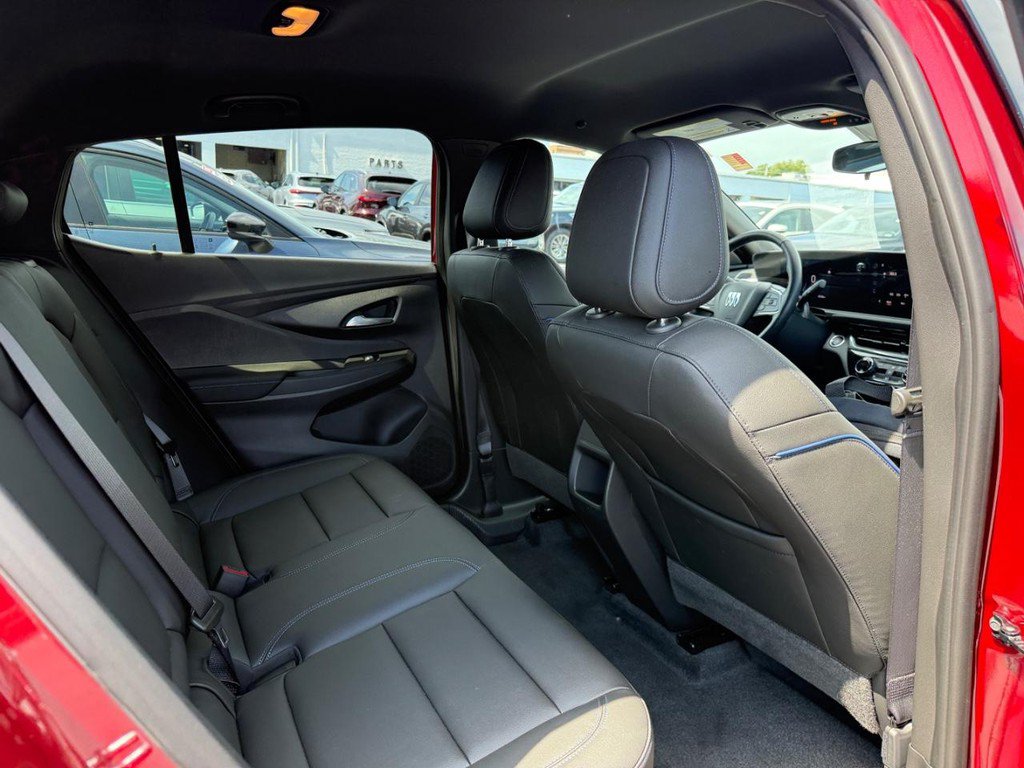 Used 2025 Buick Envista Sport Touring w/ Convenience I Package FWD image 10