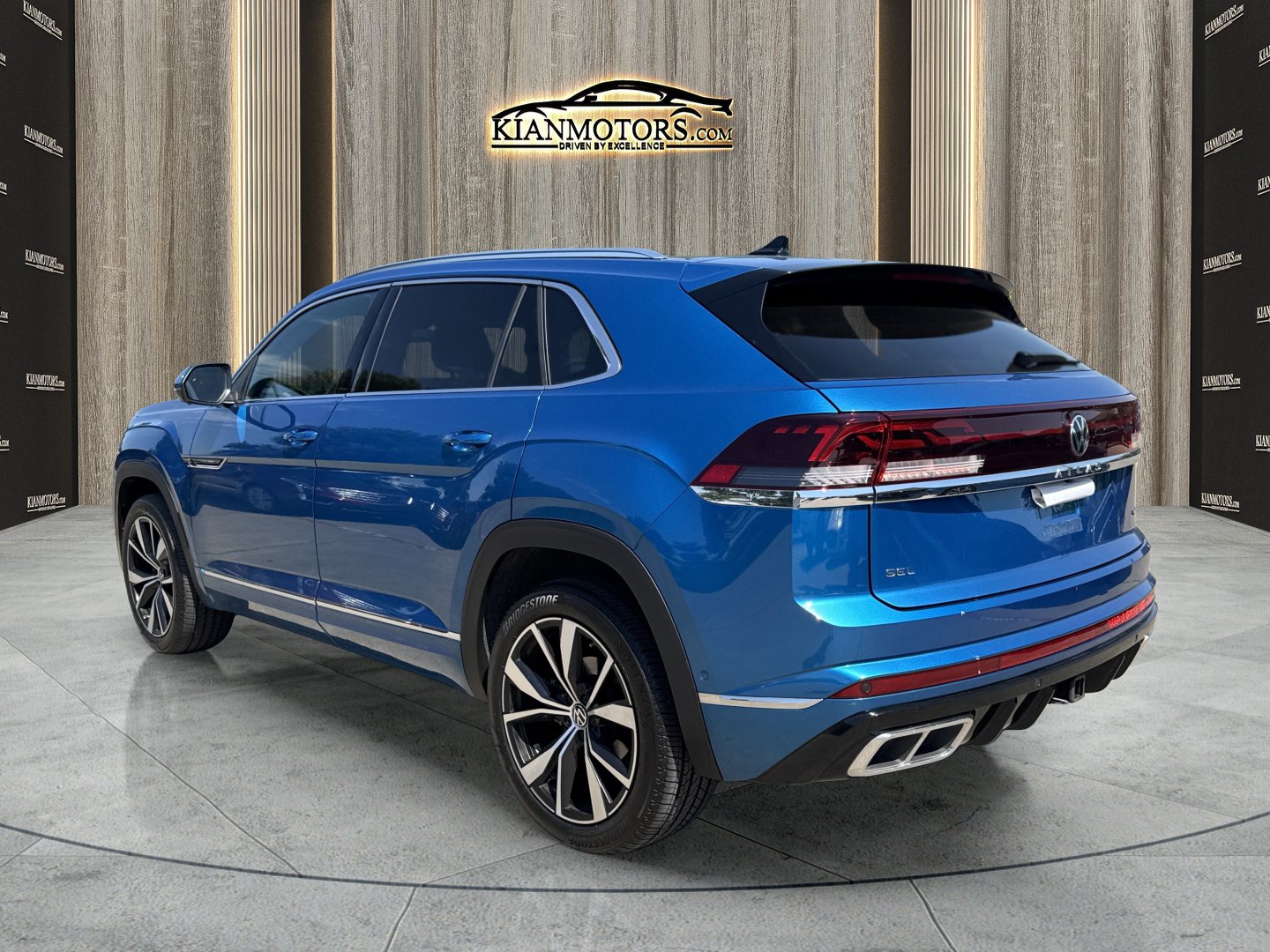 Used 2024 Volkswagen Atlas Cross Sport SEL Premium R-Line AWD/4WD image 15