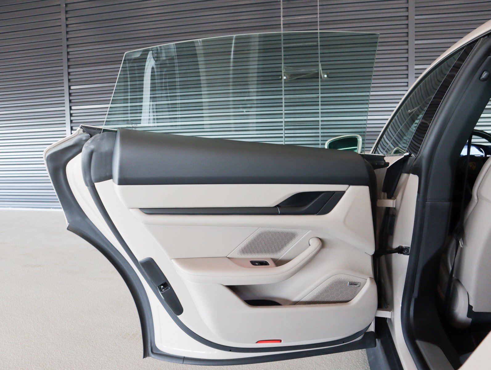 Certified 2021 Porsche Taycan 4S image 24