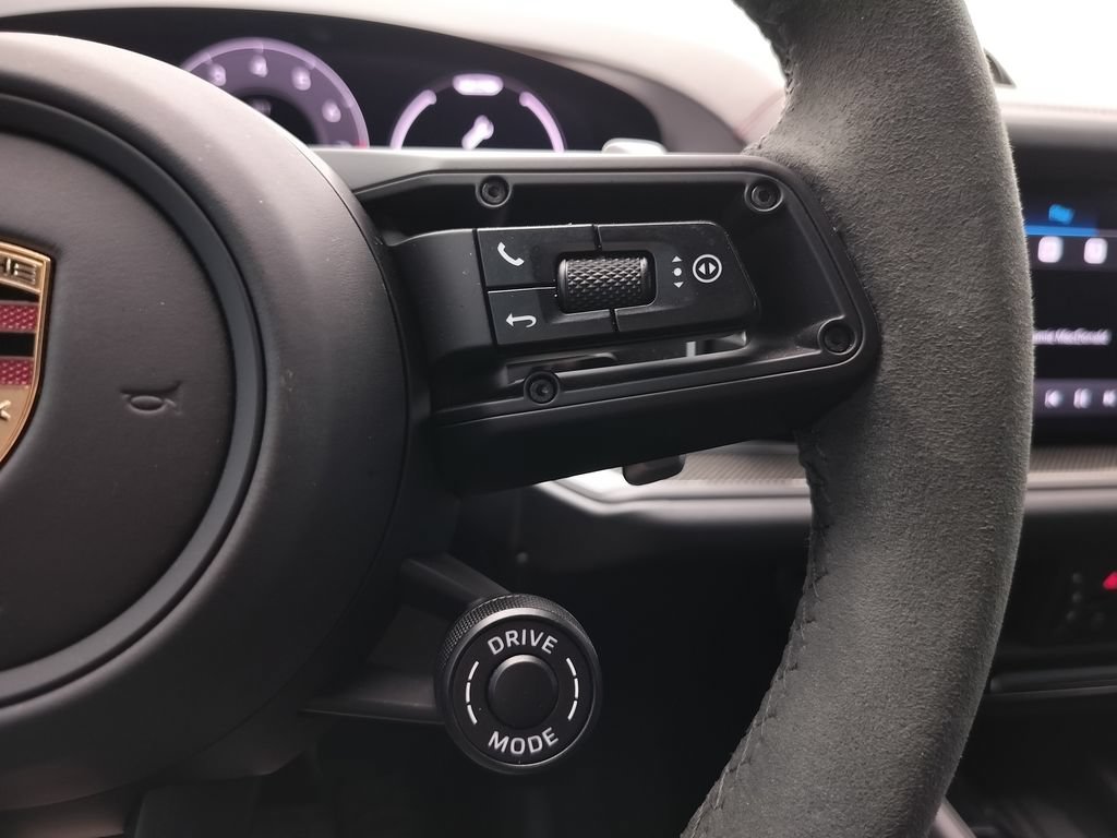 Certified 2025 Porsche Cayenne GTS AWD/4WD image 10
